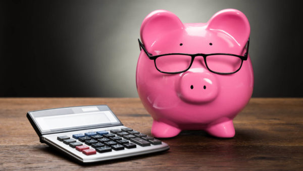 piggybank-calculator-budget-286872272-ss-1920